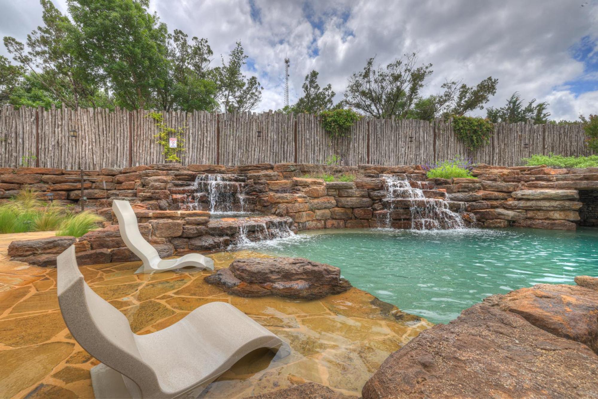 West End Luxury Retreat With Resort Style Pool And Hot Tub! Fredericksburg Zewnętrze zdjęcie